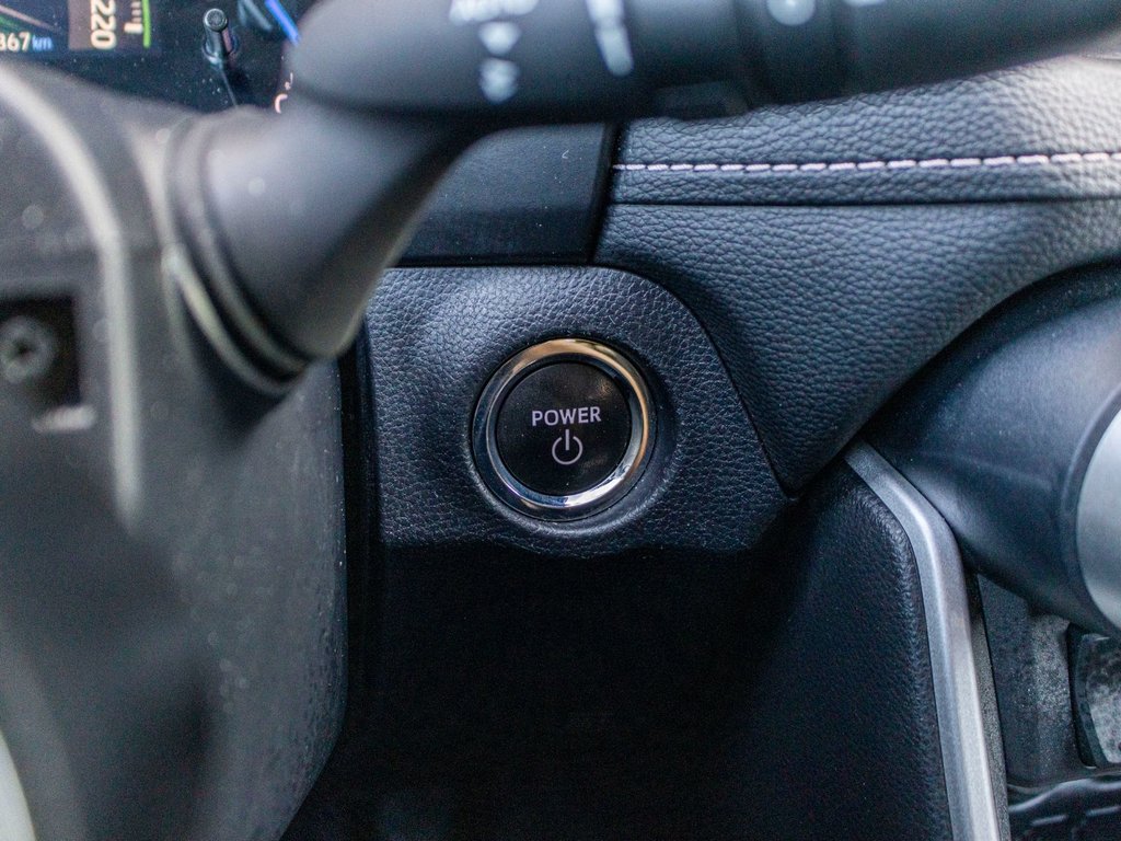 2024 Toyota RAV4 Hybride XLE **JAMAIS ACCIDENTÉ+TOIT+MAG+CARPLAY+CAMÉRA** in Saint-Jérôme, Quebec - 21 - w1024h768px