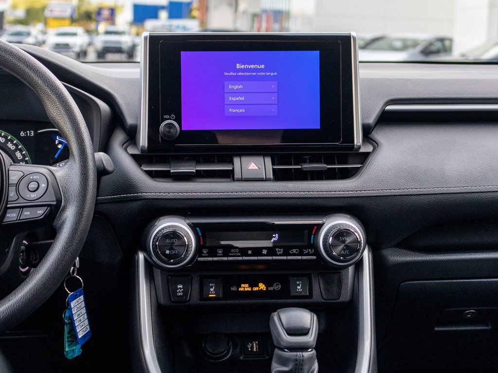 2025 Toyota RAV4 Hybride LE **JAMAIS ACCIDENTÉ+CAMÉRA+CARPLAY** in Saint-Jérôme, Quebec - 9 - w1024h768px