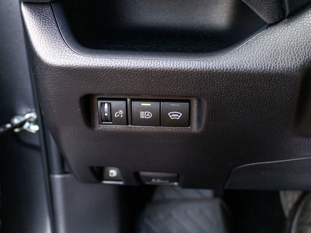 2025 Toyota RAV4 Hybride LE **JAMAIS ACCIDENTÉ+CAMÉRA+CARPLAY** in Saint-Jérôme, Quebec - 22 - w1024h768px