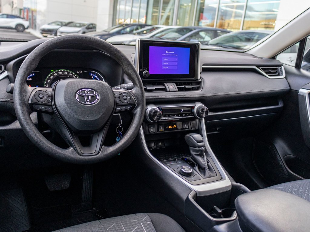 2025 Toyota RAV4 Hybride LE **JAMAIS ACCIDENTÉ+CAMÉRA+CARPLAY** in Saint-Jérôme, Quebec - 7 - w1024h768px