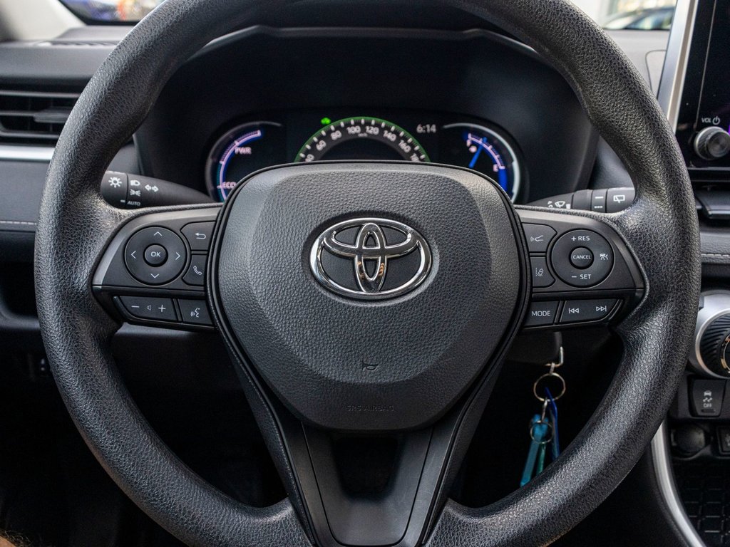 2025 Toyota RAV4 Hybride LE **JAMAIS ACCIDENTÉ+CAMÉRA+CARPLAY** in Saint-Jérôme, Quebec - 10 - w1024h768px