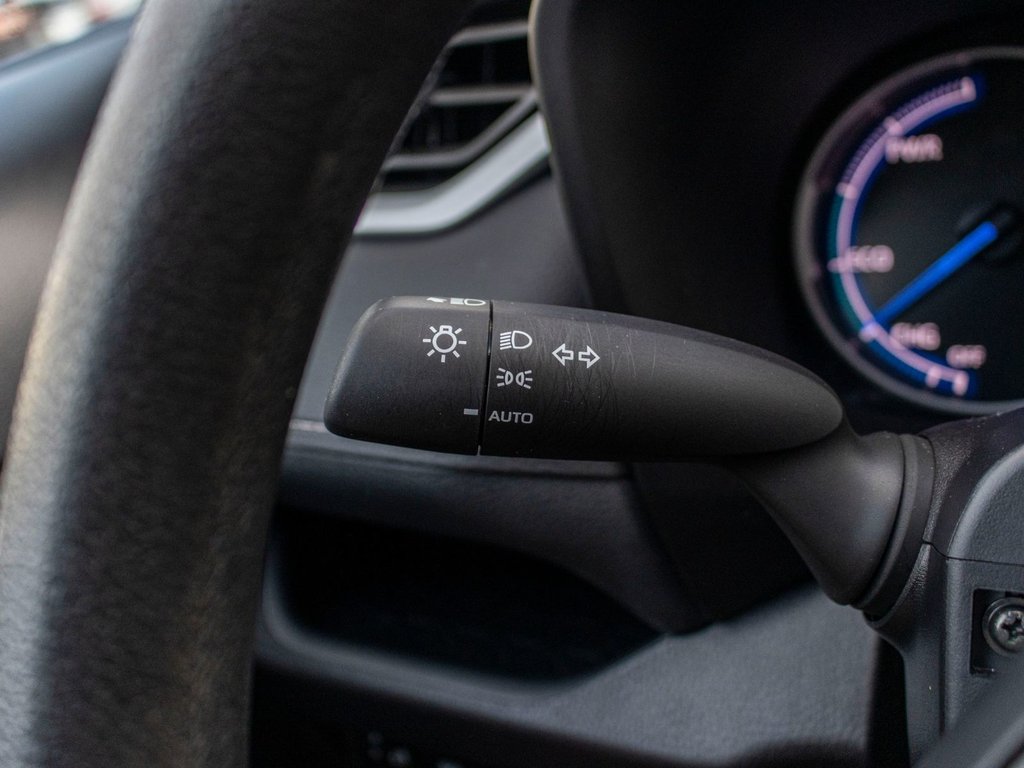 2025 Toyota RAV4 Hybride LE **JAMAIS ACCIDENTÉ+CAMÉRA+CARPLAY** in Saint-Jérôme, Quebec - 20 - w1024h768px