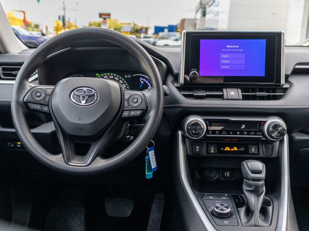 2025 Toyota RAV4 Hybride LE **JAMAIS ACCIDENTÉ+CAMÉRA+CARPLAY** in Saint-Jérôme, Quebec - 8 - w1024h768px