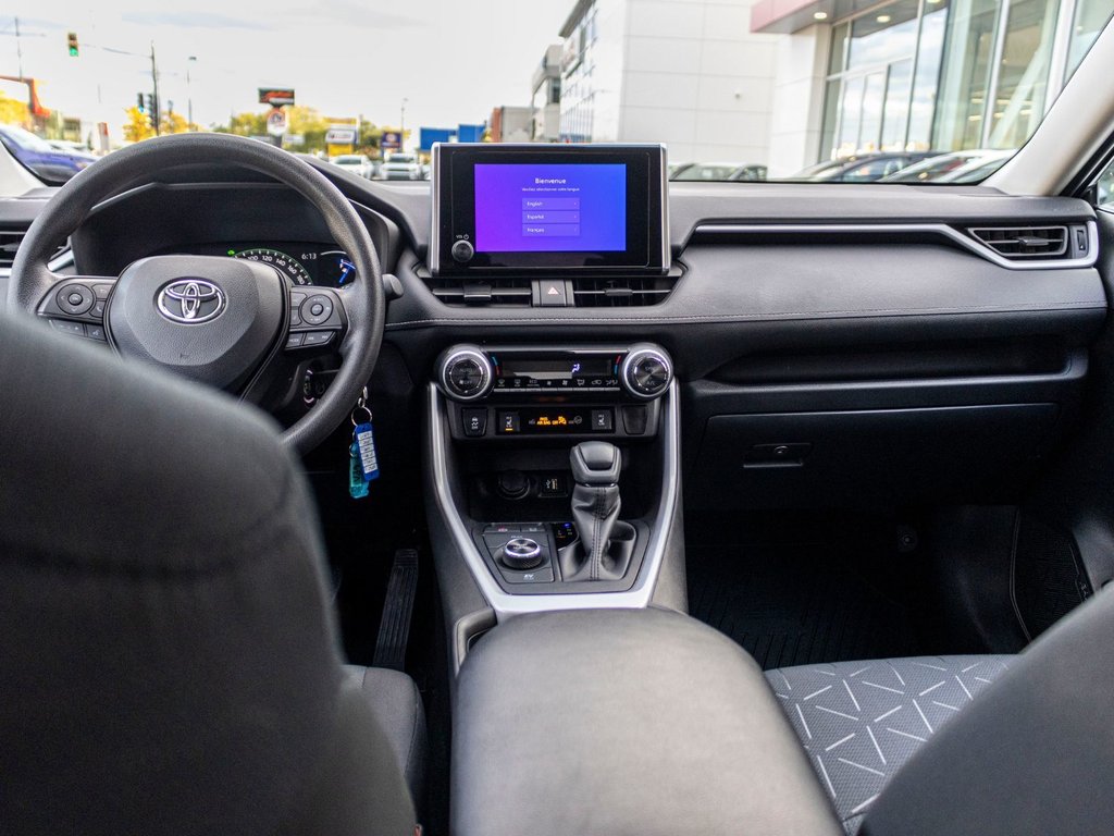 2025 Toyota RAV4 Hybride LE **JAMAIS ACCIDENTÉ+CAMÉRA+CARPLAY** in Saint-Jérôme, Quebec - 23 - w1024h768px