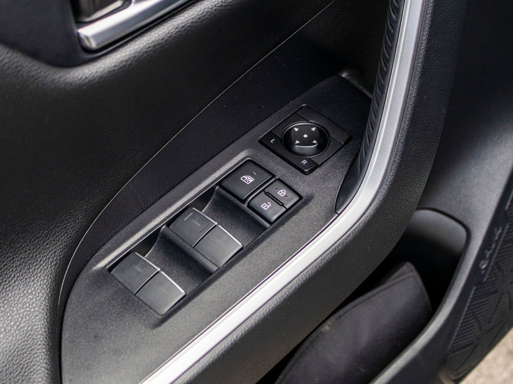 2023 Toyota RAV4 Plug-in Hybrid XSE AWD in Charlemagne, Quebec - 31 - w1024h768px