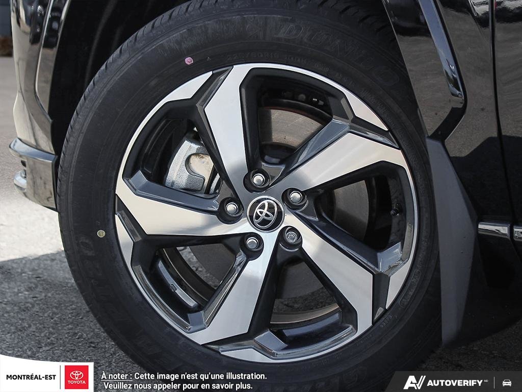 2025 Toyota RAV4 Plug-in Hybrid SE in Charlemagne, Quebec - 8 - w1024h768px