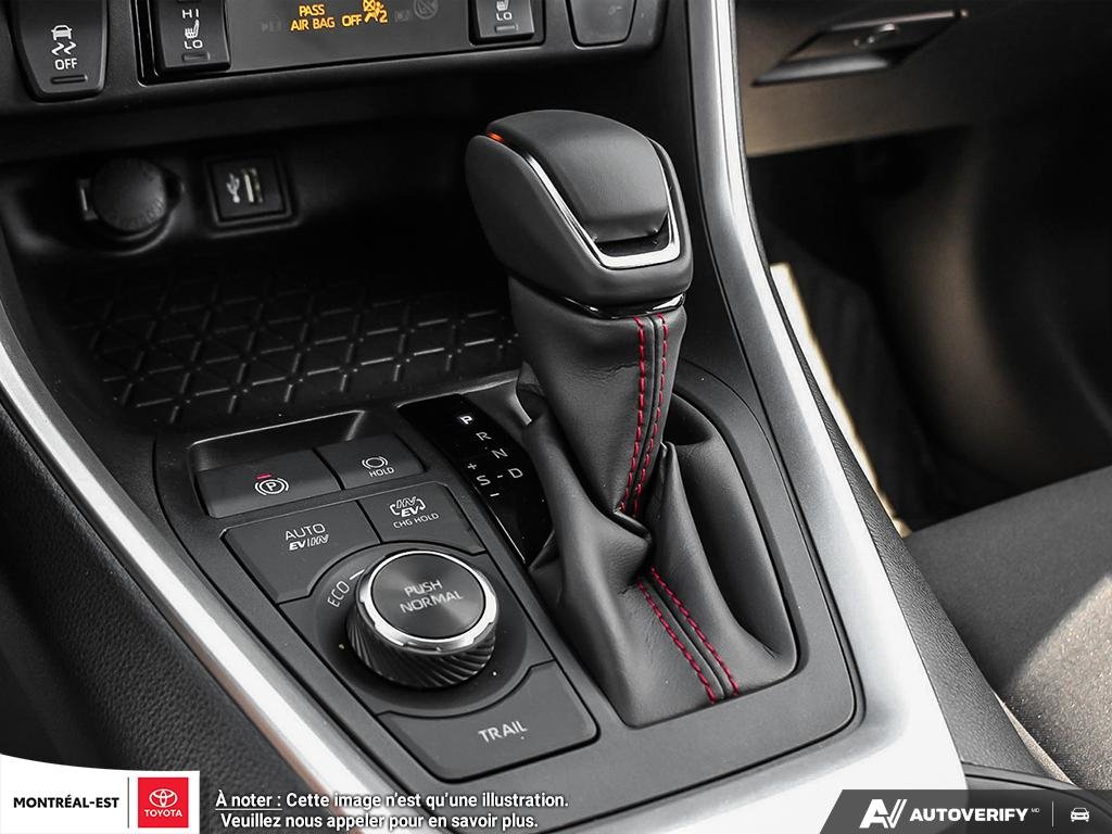 2025 Toyota RAV4 Plug-in Hybrid SE in Charlemagne, Quebec - 15 - w1024h768px