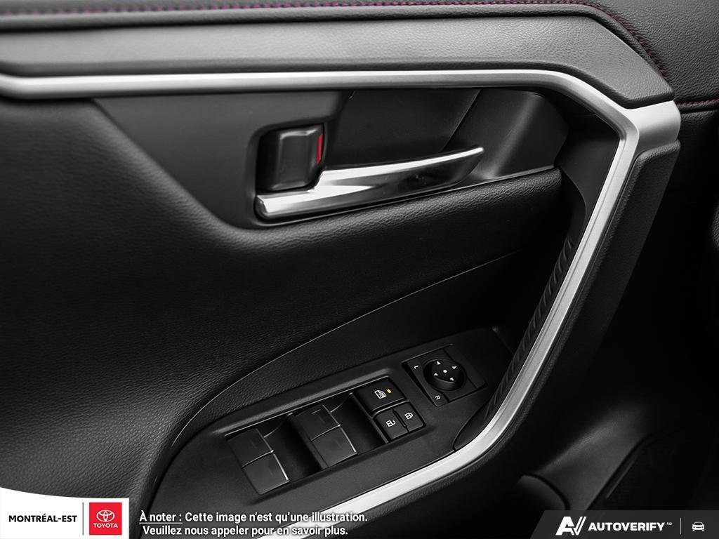 2025 Toyota RAV4 Plug-in Hybrid XSE TECHNOLOGY PACKAGE in Charlemagne, Quebec - 15 - w1024h768px