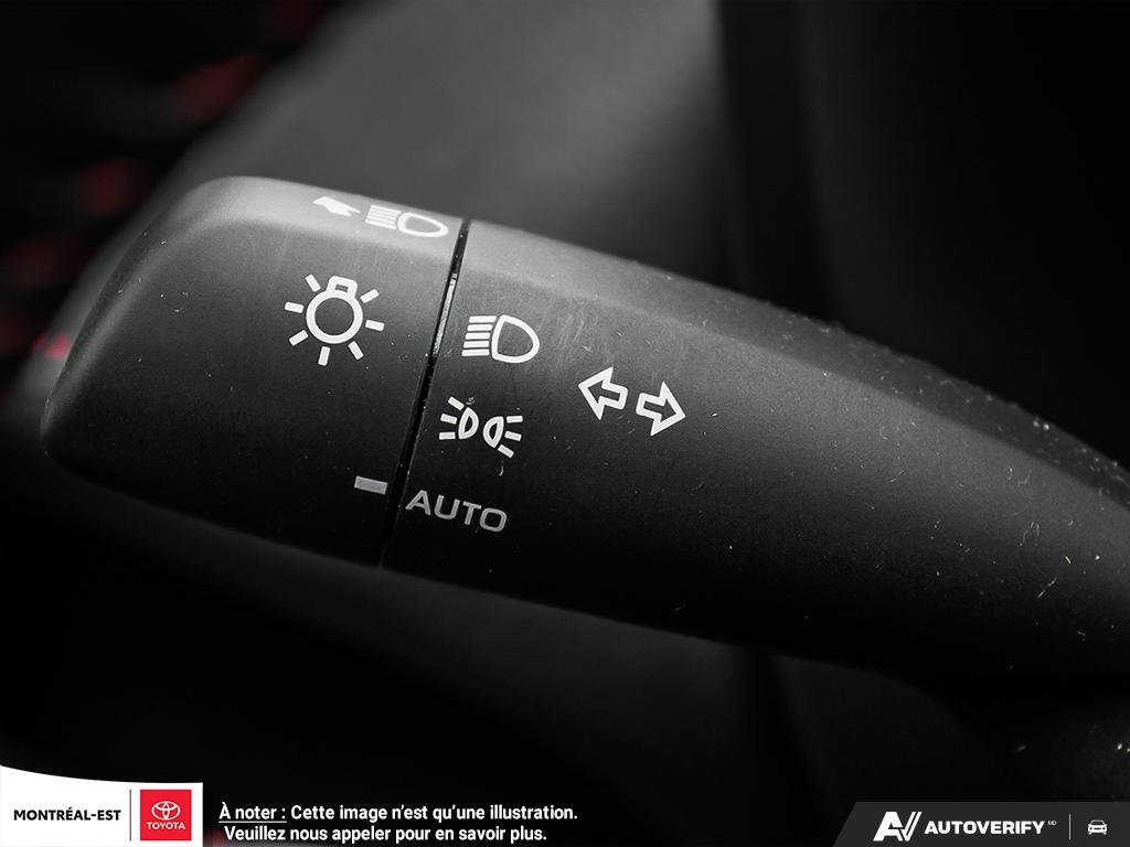 2025 Toyota RAV4 Plug-in Hybrid SE in Charlemagne, Quebec - 23 - w1024h768px
