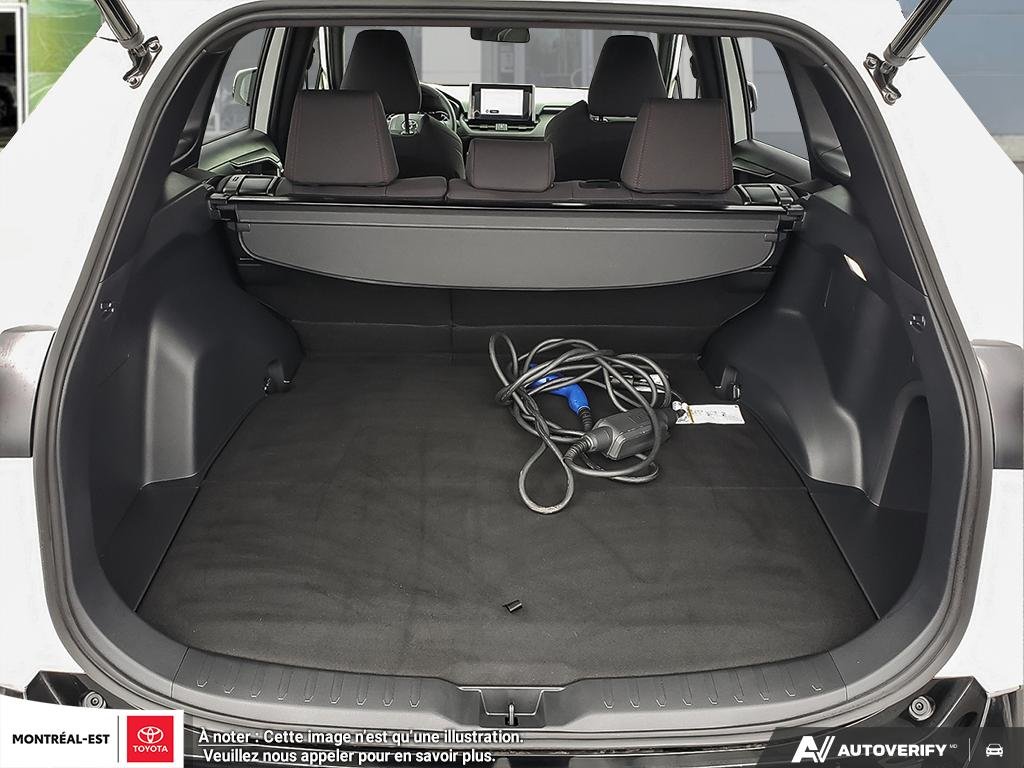 2025 Toyota RAV4 Plug-in Hybrid SE in Charlemagne, Quebec - 7 - w1024h768px