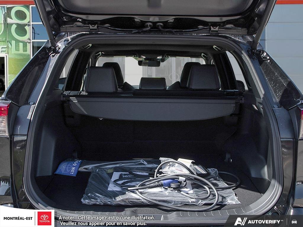 Toyota RAV4 Plug-in Hybrid XSE Technology Package 2025 à Charlemagne, Québec - 7 - w1024h768px
