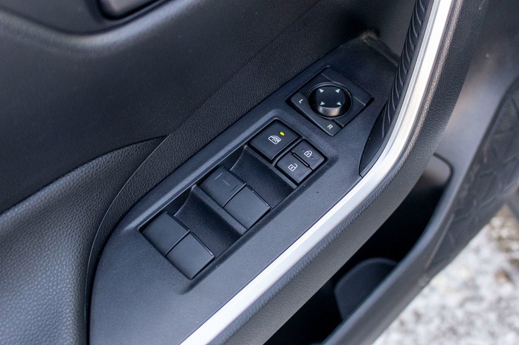 Toyota RAV4 Prime SE **HYBRIDE BRANCHABLE** TOIT+MAG+CAMÉRA+CARPLAY* 2021 à Saint-Jérôme, Québec - 28 - w1024h768px