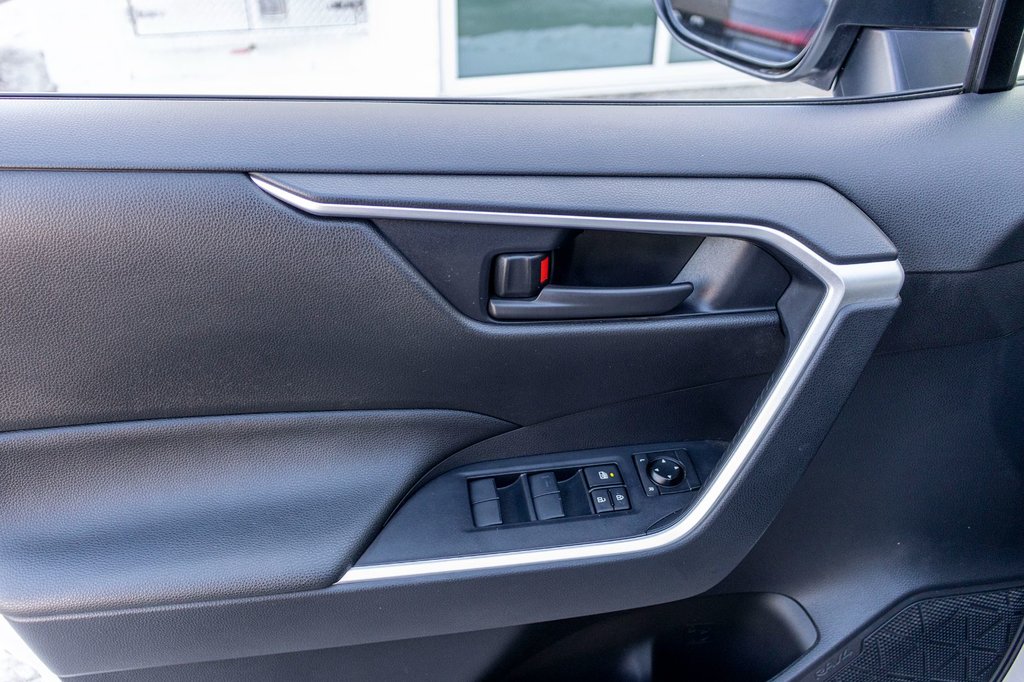Toyota RAV4 Prime SE **HYBRIDE BRANCHABLE** TOIT+MAG+CAMÉRA+CARPLAY* 2021 à Saint-Jérôme, Québec - 27 - w1024h768px