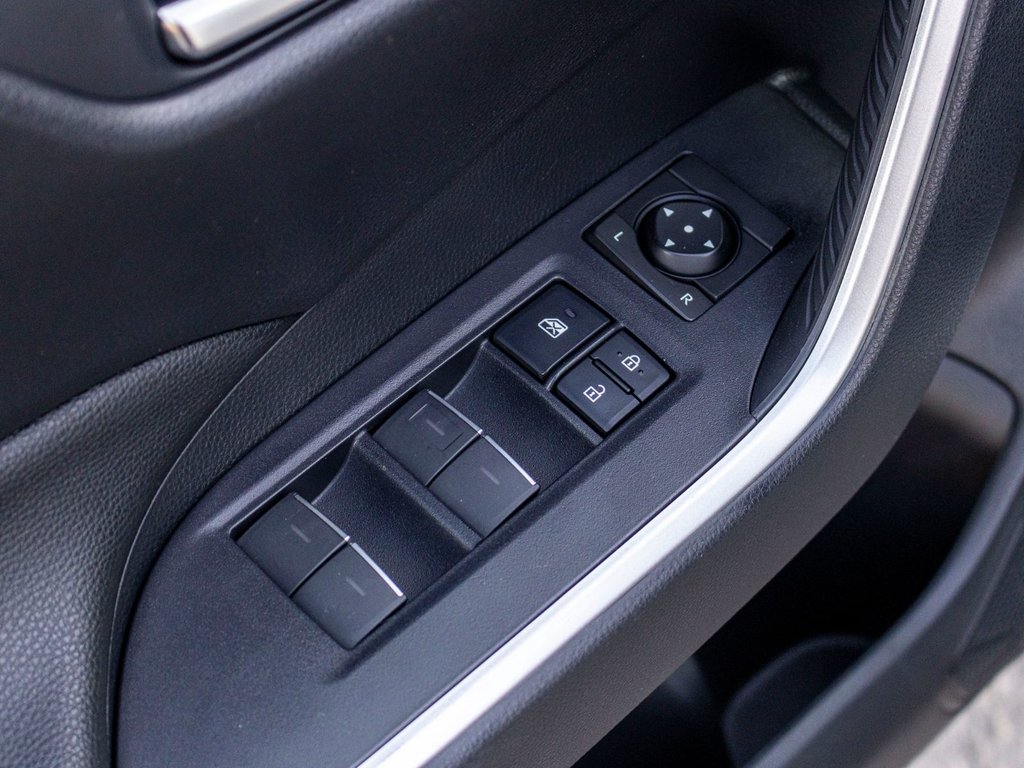 Toyota RAV4 Prime SE **HYBRIDE BRANCHABLE**JAMAIS ACCIDENTÉ** 2023 à Saint-Jérôme, Québec - 30 - w1024h768px