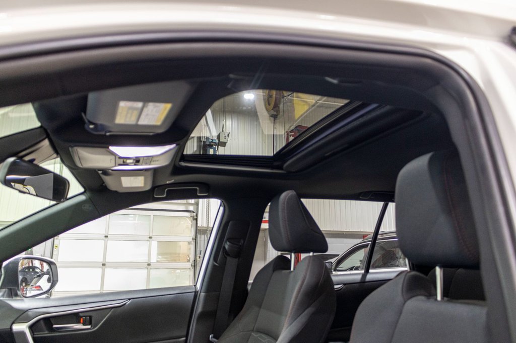 2024 Toyota RAV4 Prime SE **HYBRIDE BRANCHABLE**JAMAIS ACCIDENTÉ** in Charlemagne, Quebec - 27 - w1024h768px