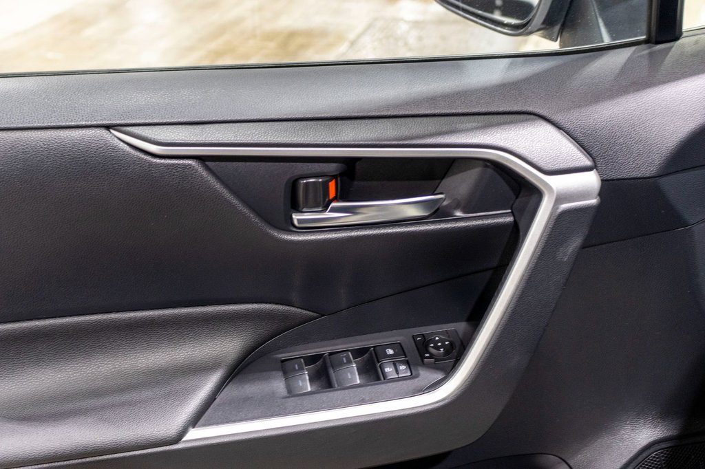 2024 Toyota RAV4 Prime SE **HYBRIDE BRANCHABLE**JAMAIS ACCIDENTÉ** in Charlemagne, Quebec - 28 - w1024h768px