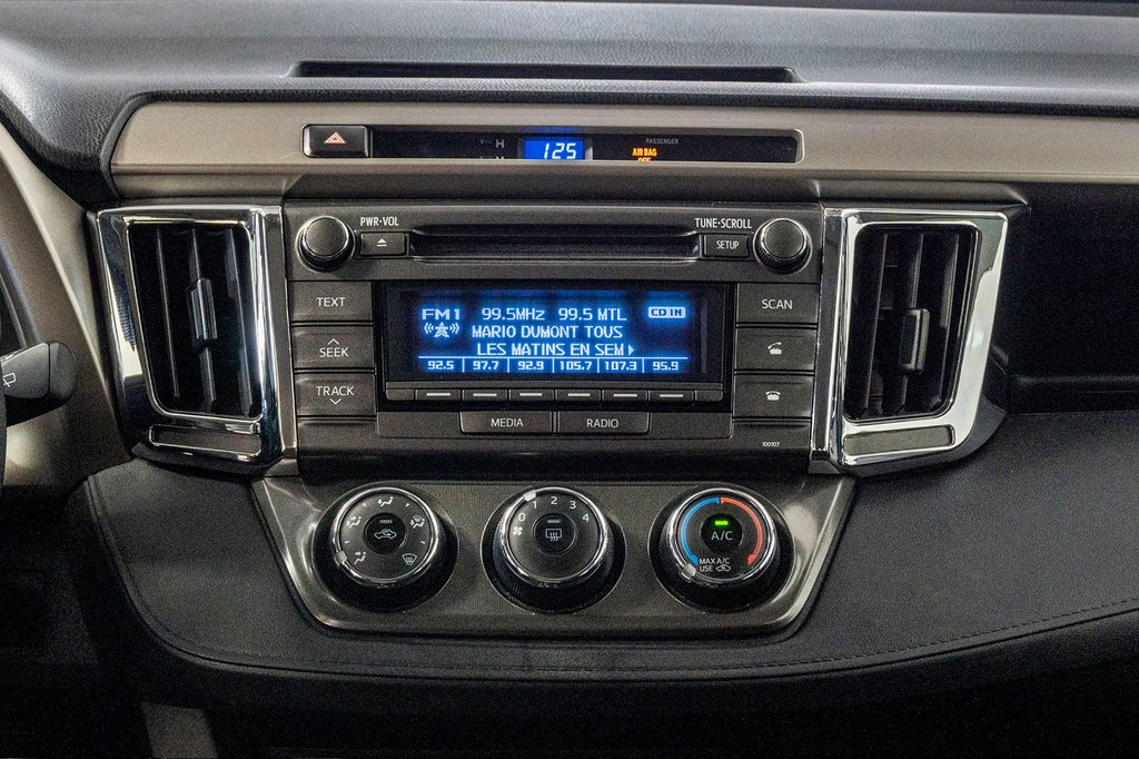 Toyota RAV4 LE AWD **JAMAIS ACCIDENTÉ+SIÈGES CHAUFANTS+CAMÉRA* 2015 à Charlemagne, Québec - 8 - w1024h768px