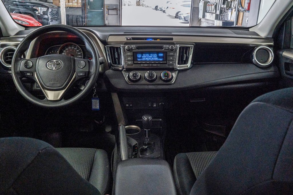 Toyota RAV4 LE AWD **JAMAIS ACCIDENTÉ+SIÈGES CHAUFANTS+CAMÉRA* 2015 à Charlemagne, Québec - 18 - w1024h768px