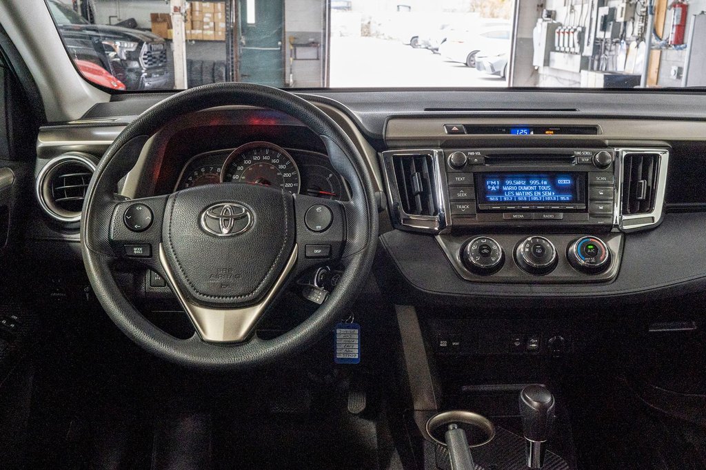 Toyota RAV4 LE AWD **JAMAIS ACCIDENTÉ+SIÈGES CHAUFANTS+CAMÉRA* 2015 à Charlemagne, Québec - 7 - w1024h768px