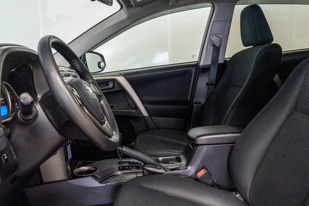 Toyota RAV4 LE AWD **JAMAIS ACCIDENTÉ+SIÈGES CHAUFANTS+CAMÉRA* 2015 à Charlemagne, Québec - 19 - w1024h768px