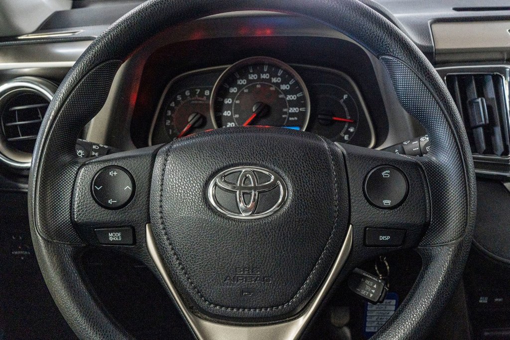 Toyota RAV4 LE AWD **JAMAIS ACCIDENTÉ+SIÈGES CHAUFANTS+CAMÉRA* 2015 à Charlemagne, Québec - 9 - w1024h768px