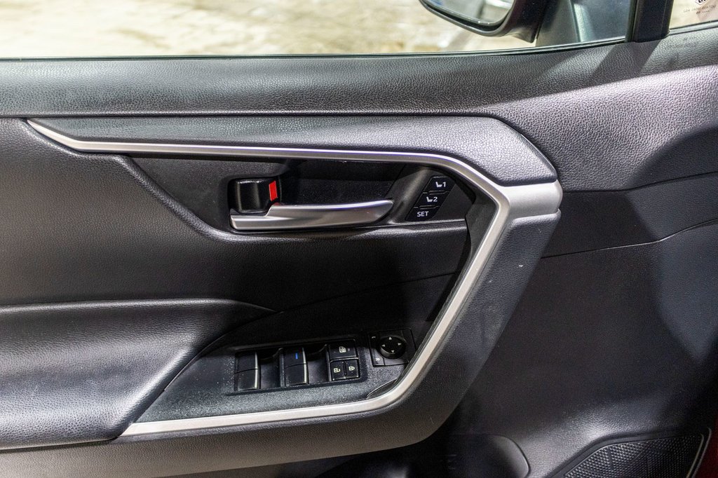 Toyota RAV4 XLE PREMIUM **JAMAIS ACCIDENTÉ+CUIR+TOIT+19PO** 2019 à Charlemagne, Québec - 28 - w1024h768px