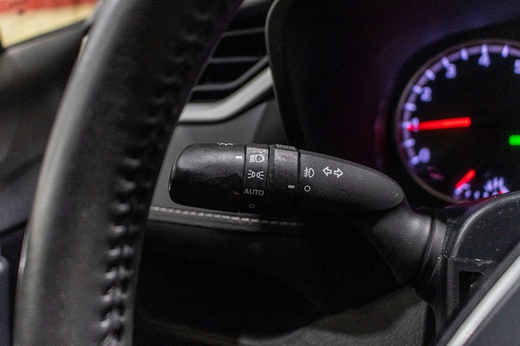 Toyota RAV4 XLE PREMIUM **JAMAIS ACCIDENTÉ+CUIR+TOIT+19PO** 2019 à Charlemagne, Québec - 19 - w1024h768px