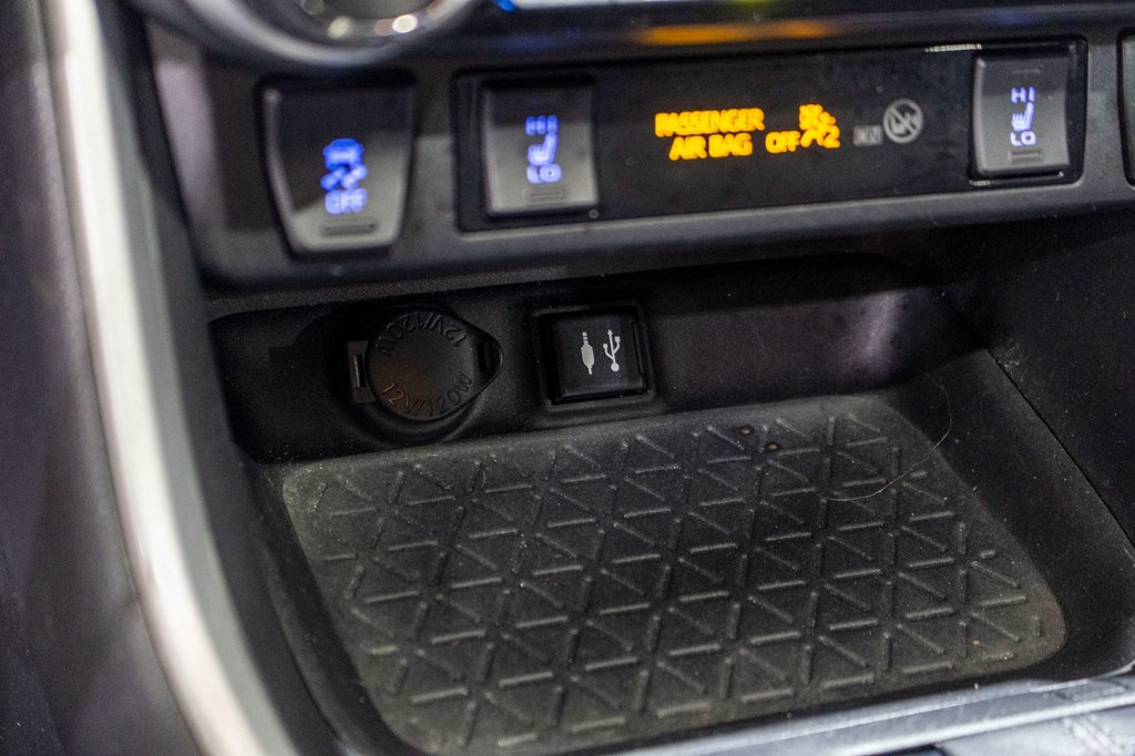 Toyota RAV4 XLE PREMIUM **JAMAIS ACCIDENTÉ+CUIR+TOIT+19PO** 2019 à Charlemagne, Québec - 17 - w1024h768px