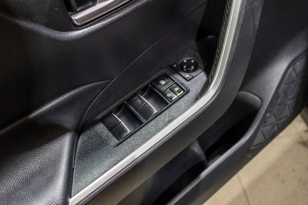 Toyota RAV4 XLE PREMIUM **JAMAIS ACCIDENTÉ+CUIR+TOIT+19PO** 2019 à Charlemagne, Québec - 31 - w1024h768px