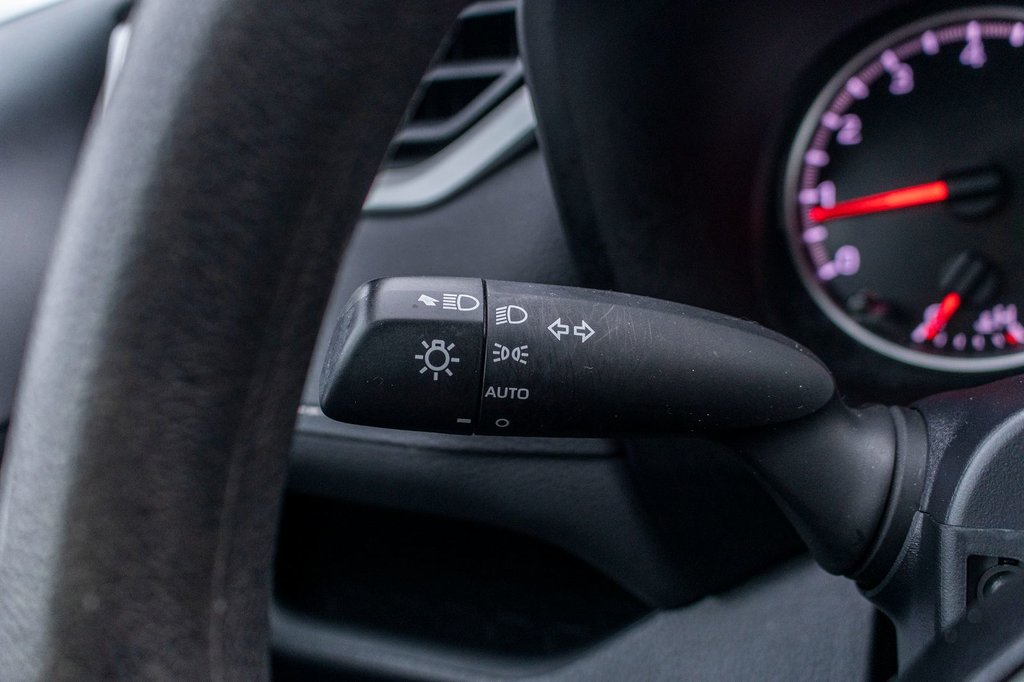 2019 Toyota RAV4 LE in Charlemagne, Quebec - 18 - w1024h768px