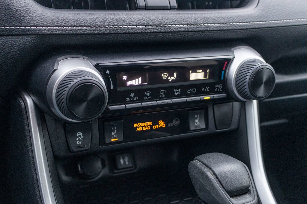 2019 Toyota RAV4 LE in Charlemagne, Quebec - 13 - w1024h768px
