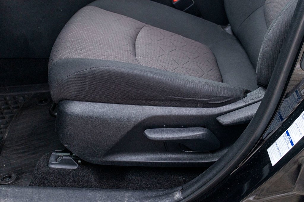 2019 Toyota RAV4 LE in Charlemagne, Quebec - 23 - w1024h768px