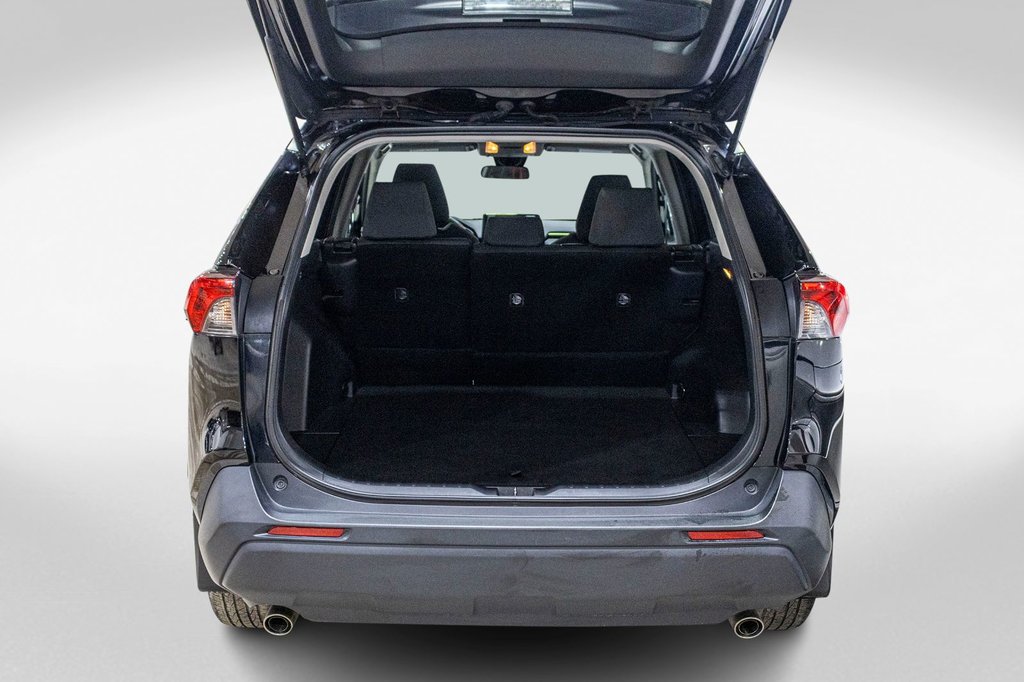 2019 Toyota RAV4 LE in Charlemagne, Quebec - 28 - w1024h768px