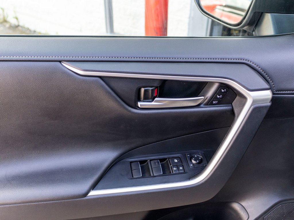 Toyota RAV4 LIMITED **JAMAIS ACCIDENTÉ+CUIR+TOIT+19PO** 2019 à Saint-Jérôme, Québec - 30 - w1024h768px