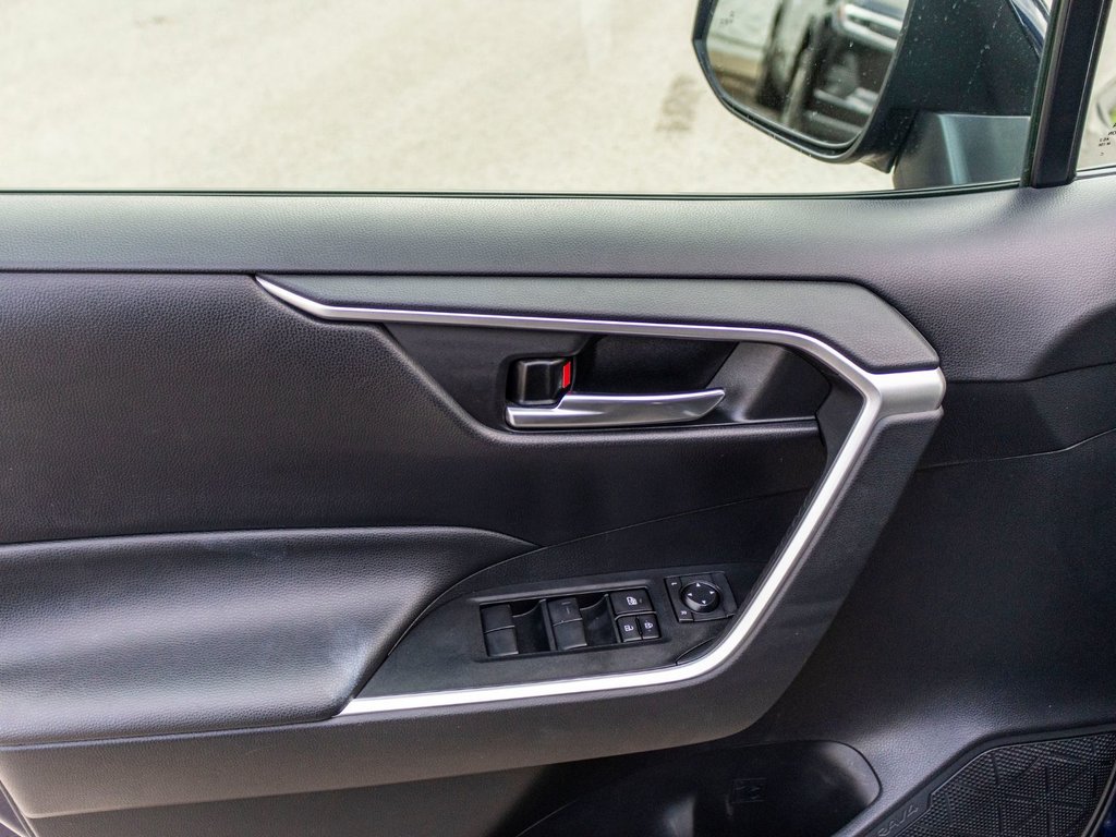 Toyota RAV4 XLE**JAMAIS ACCIDENTÉ + TOIT + CAM DE RECUL + MAGS 2019 à Saint-Jérôme, Québec - 28 - w1024h768px