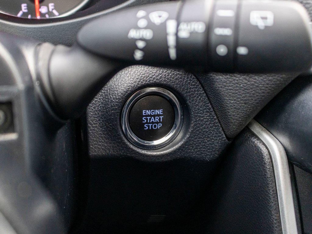 Toyota RAV4 XLE**JAMAIS ACCIDENTÉ + TOIT + CAM DE RECUL + MAGS 2019 à Saint-Jérôme, Québec - 21 - w1024h768px