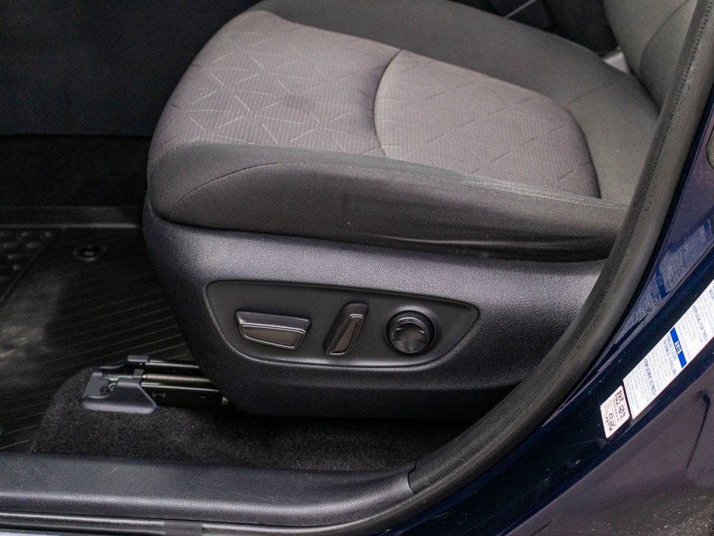 Toyota RAV4 XLE**JAMAIS ACCIDENTÉ + TOIT + CAM DE RECUL + MAGS 2019 à Saint-Jérôme, Québec - 25 - w1024h768px
