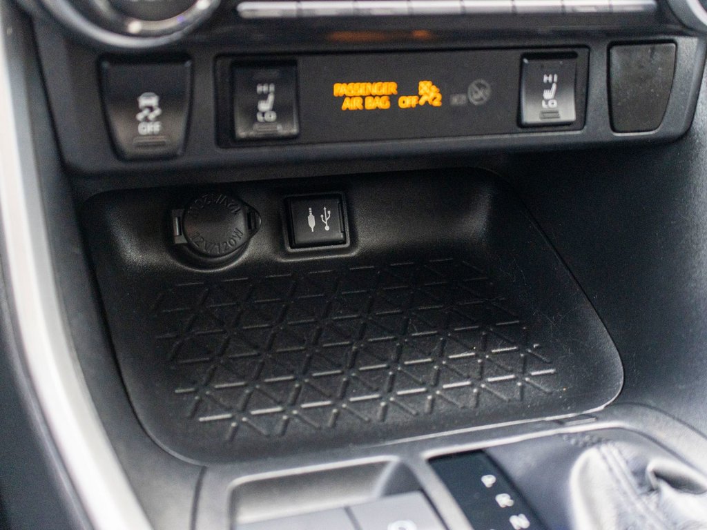Toyota RAV4 XLE**JAMAIS ACCIDENTÉ + TOIT + CAM DE RECUL + MAGS 2019 à Saint-Jérôme, Québec - 16 - w1024h768px