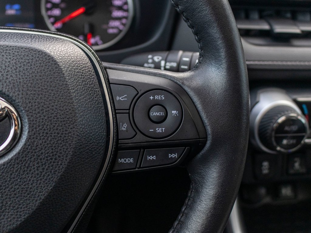 Toyota RAV4 XLE**JAMAIS ACCIDENTÉ + TOIT + CAM DE RECUL + MAGS 2019 à Saint-Jérôme, Québec - 11 - w1024h768px
