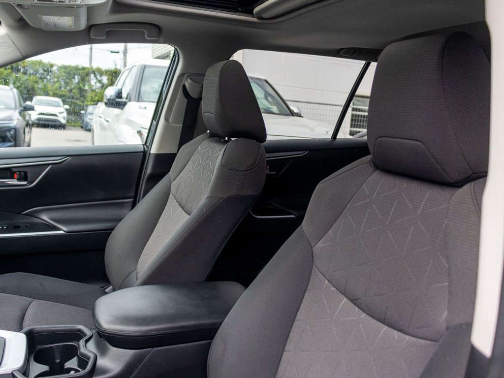 Toyota RAV4 XLE**JAMAIS ACCIDENTÉ + TOIT + CAM DE RECUL + MAGS 2019 à Saint-Jérôme, Québec - 26 - w1024h768px
