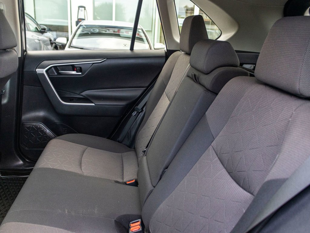 Toyota RAV4 XLE**JAMAIS ACCIDENTÉ + TOIT + CAM DE RECUL + MAGS 2019 à Saint-Jérôme, Québec - 30 - w1024h768px