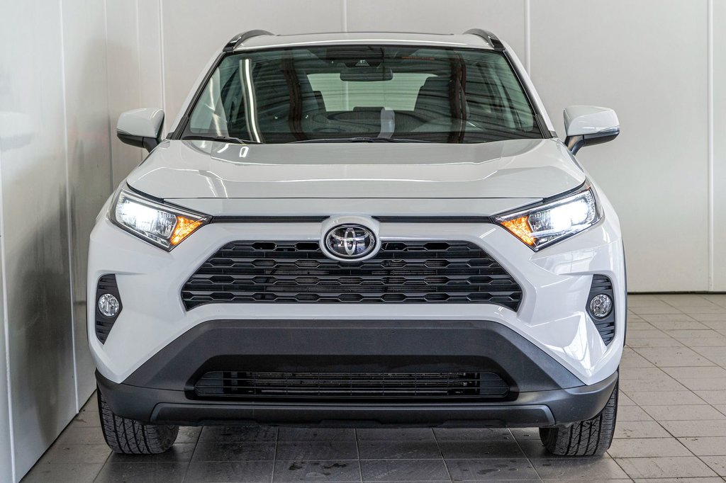 2020  RAV4 XLE AWD **JAMAIS ACCIDENTÉ** TOIT+MAG+CARPLAY in Charlemagne, Quebec - 2 - w1024h768px