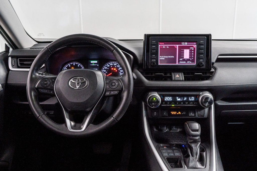 Toyota RAV4 XLE AWD+TOIT+MAG+CARPLAY+SIEGES CHAUFFANTS 2020 à Charlemagne, Québec - 7 - w1024h768px