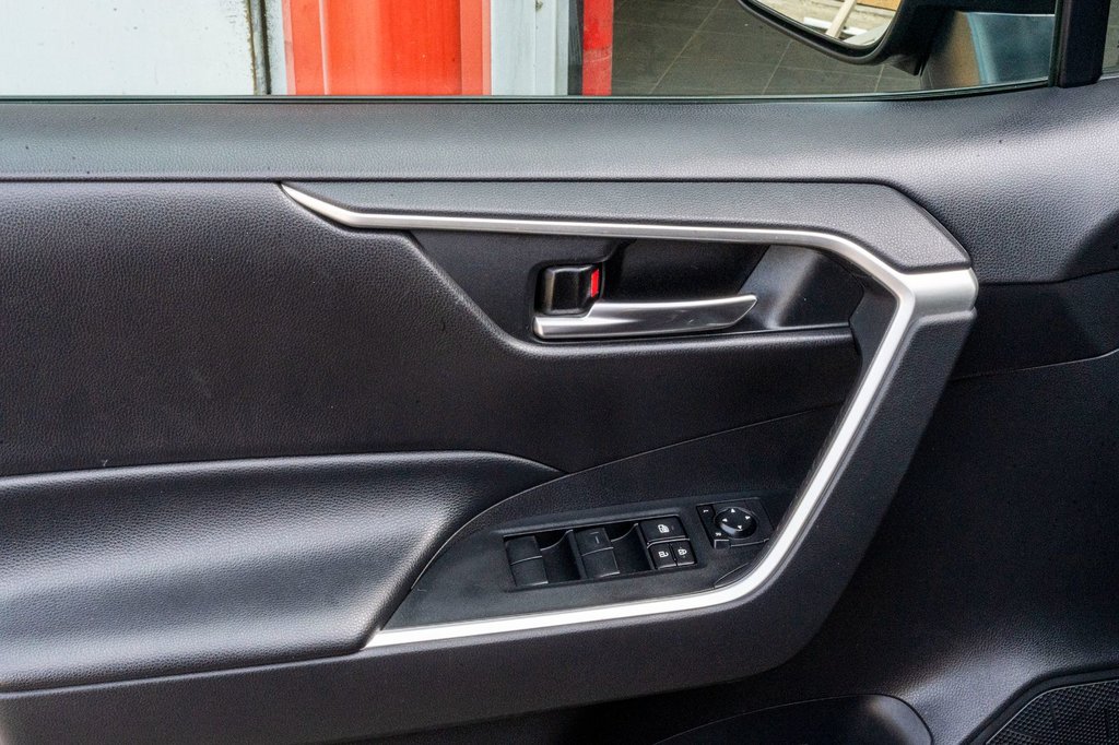 Toyota RAV4 XLE 2020 à Charlemagne, Québec - 22 - w1024h768px