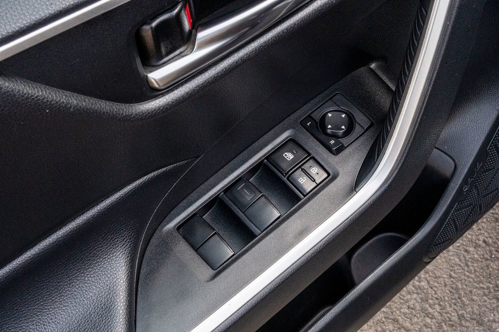 Toyota RAV4 XLE 2020 à Charlemagne, Québec - 23 - w1024h768px