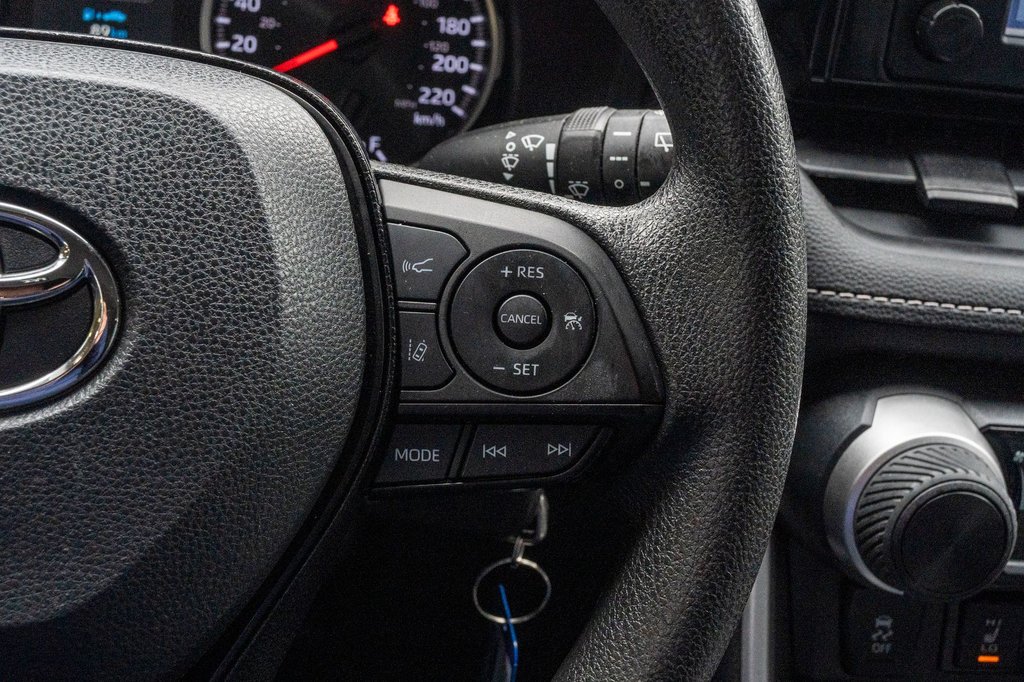 Toyota RAV4 LE AWD **JAMAIS ACCIDENTÉ+CARPLAY+CAMÉRA** 2020 à Charlemagne, Québec - 12 - w1024h768px