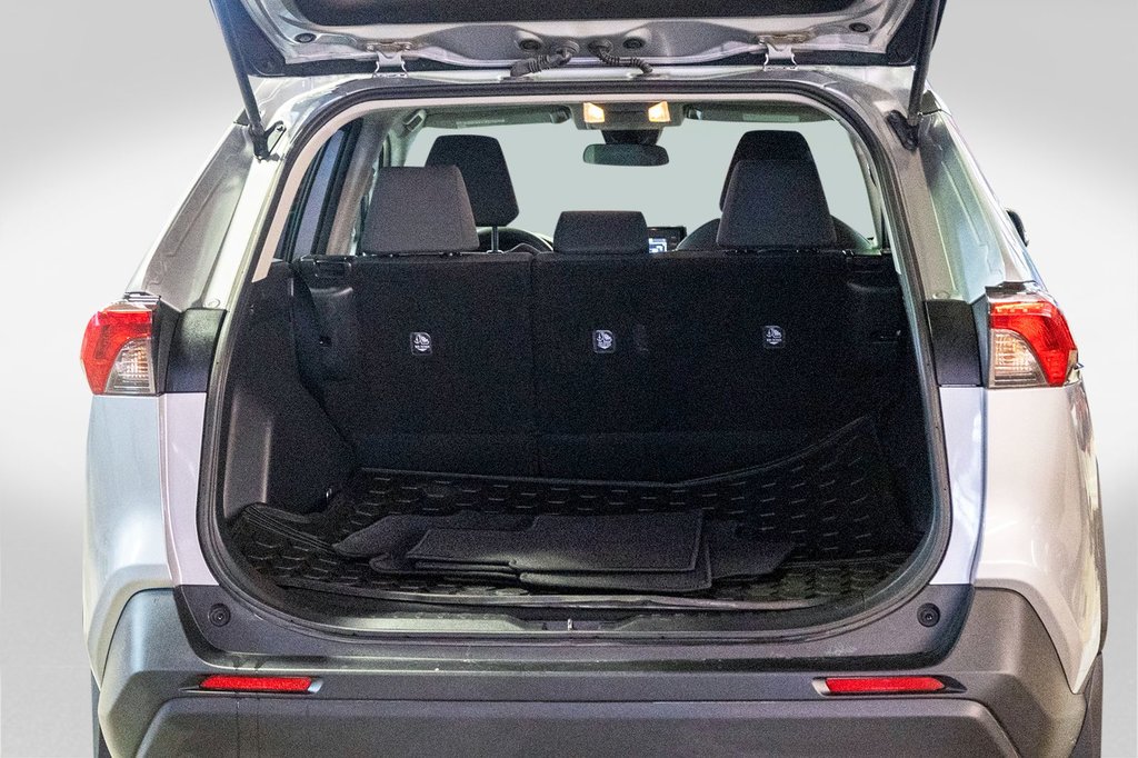 Toyota RAV4 LE AWD **JAMAIS ACCIDENTÉ+CARPLAY+CAMÉRA** 2020 à Charlemagne, Québec - 20 - w1024h768px