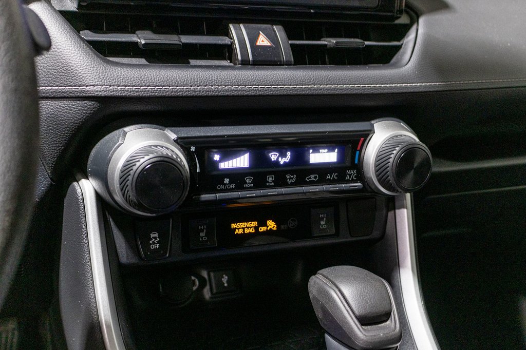 Toyota RAV4 LE **JAMAIS ACCIDENTÉ+CAMÉRA+CARPLAY** 2020 à Saint-Jérôme, Québec - 13 - w1024h768px