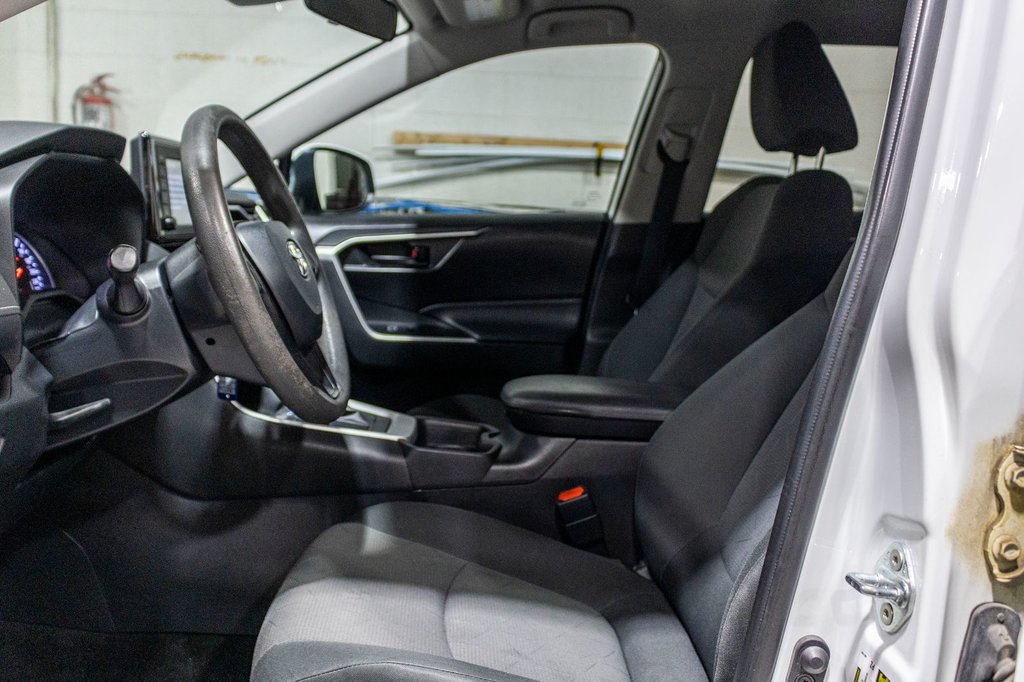 Toyota RAV4 LE **JAMAIS ACCIDENTÉ+CAMÉRA+CARPLAY** 2020 à Saint-Jérôme, Québec - 21 - w1024h768px