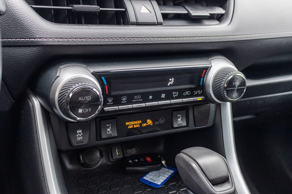 2020 Toyota RAV4 Hybrid XLE in Saint-Jérôme, Quebec - 15 - w1024h768px